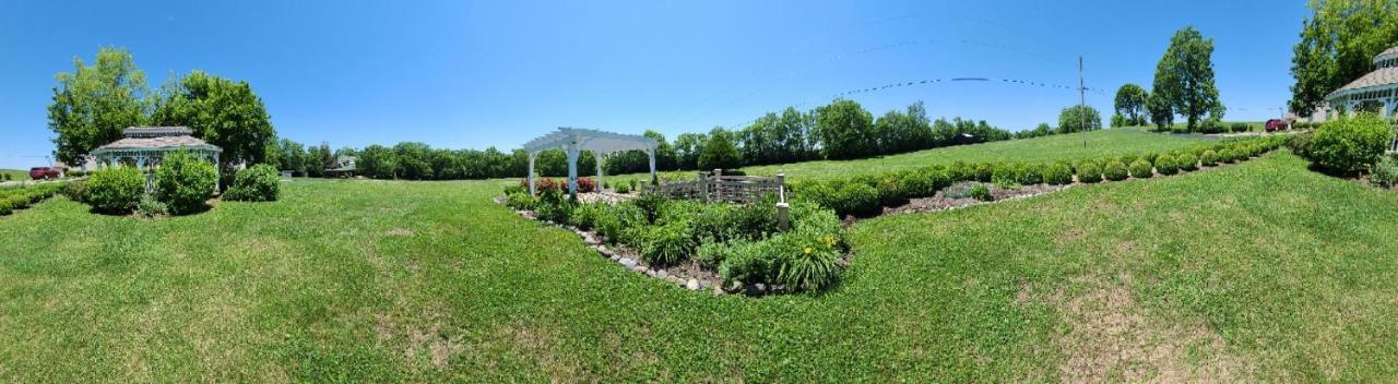 Rabbit Creek Bed & Breakfast 베르사유 외부 사진