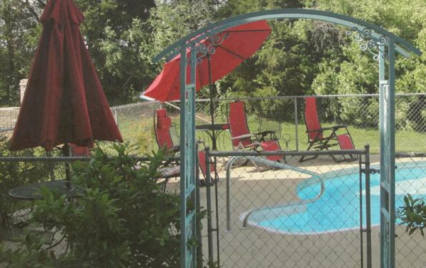 Rabbit Creek Bed & Breakfast 베르사유 외부 사진