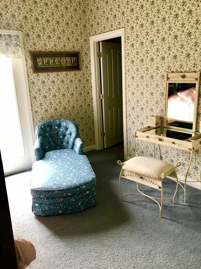 Rabbit Creek Bed & Breakfast 베르사유 외부 사진